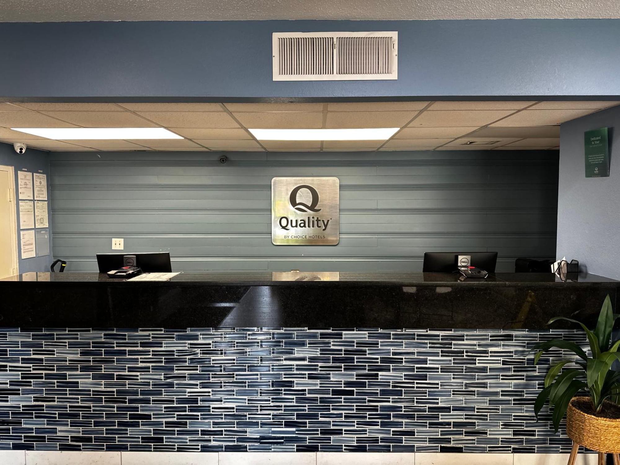 Quality & Hotel 2*